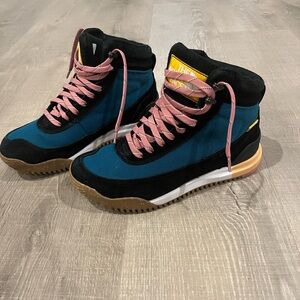 listing-status-banner